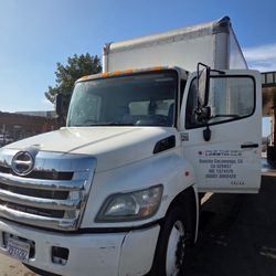 2013 Hino Truck 