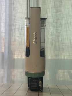 Shark IZ540H16 Cordless Bagless Stick Vacuum 21.6V w Battery XBATR620SL