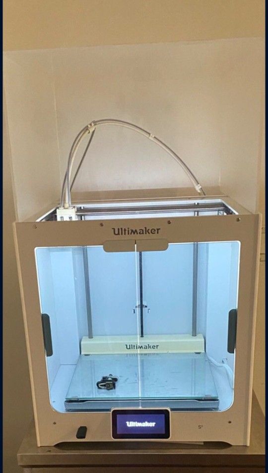 Ultimaker S5 3d Printer (Plus Custom Acrylic Top)
