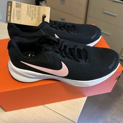 Nike Revolution 7 (women) Size 7