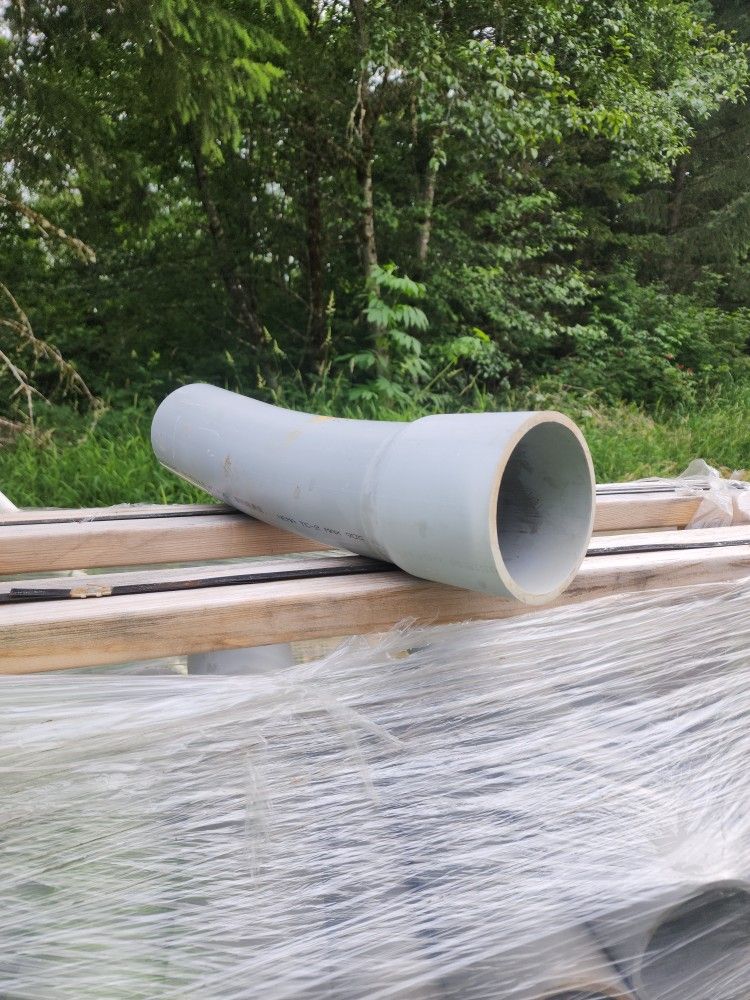 NEW - 4" 11 1/4 degree bend pvc