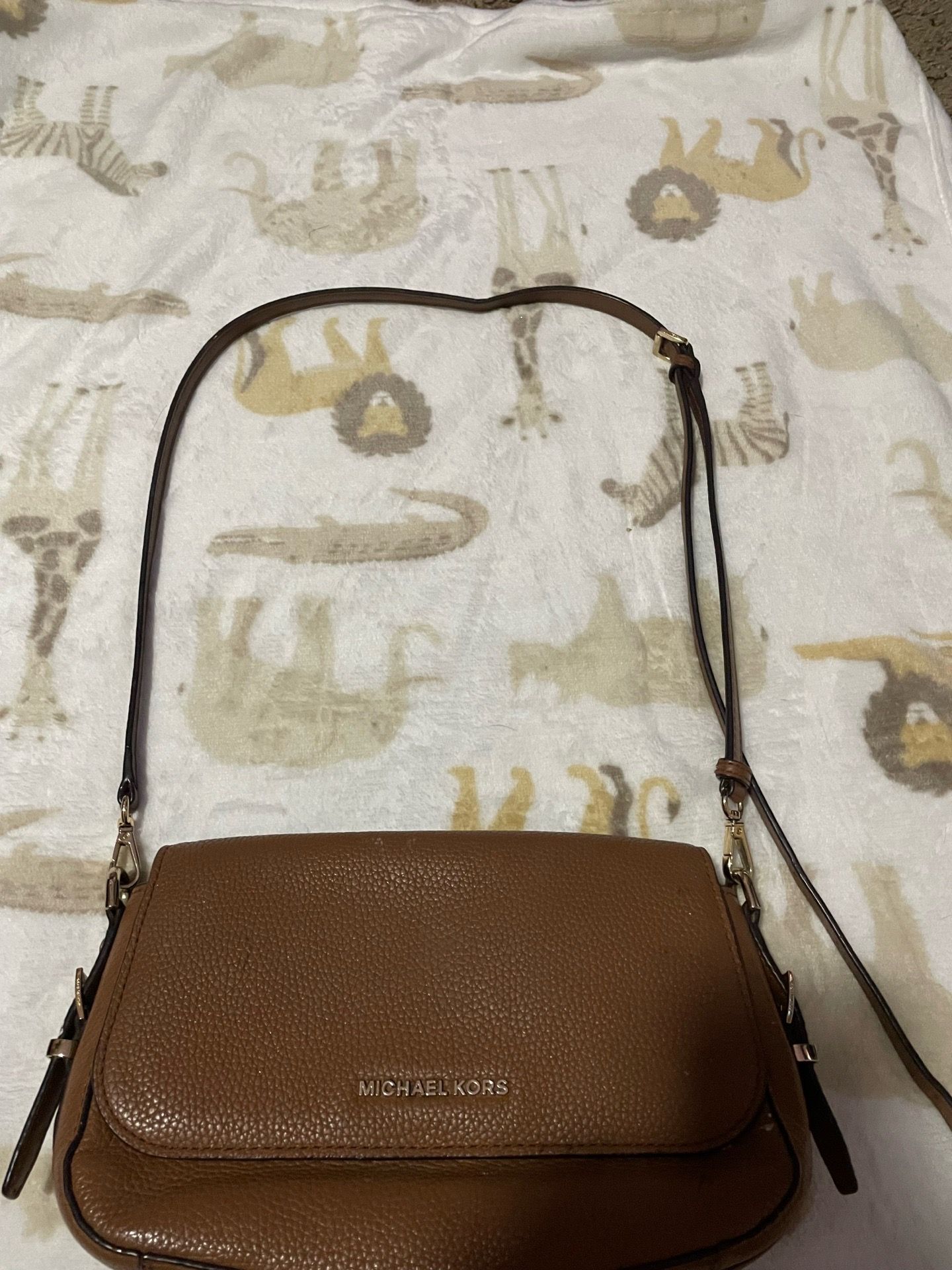 Micheal Kors purse (adjustable)
