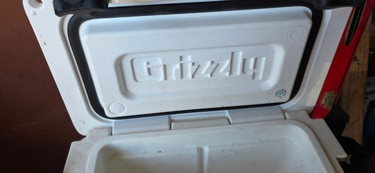 Grizzly Ice Chest 