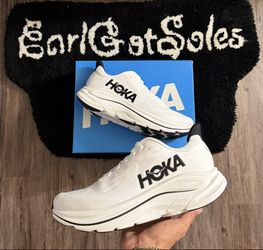 Hoka One Clifton 10 white/black size 10.5