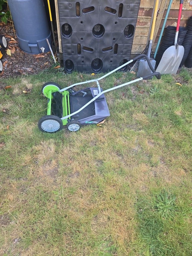 Green Works 18 Reel Mower