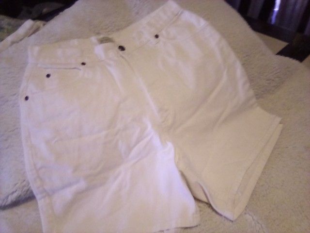 New St.Johns Bay Shorts.Size 14