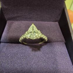 Vera Wang Diamond Engagement Ring