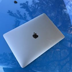 macbook pros 13 inch 2020