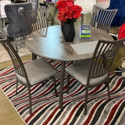 TABLE & 4 CHAIRS 