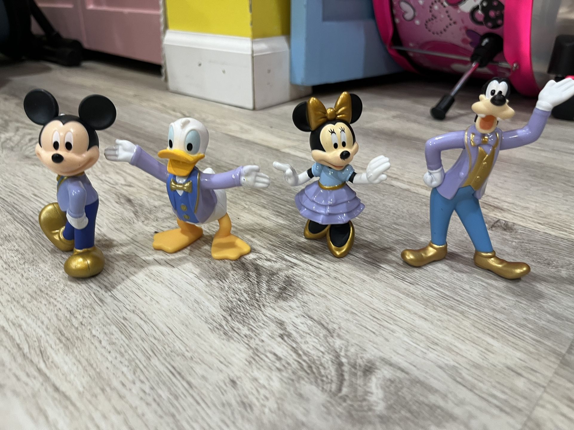 Mickey Mouse Dress Up