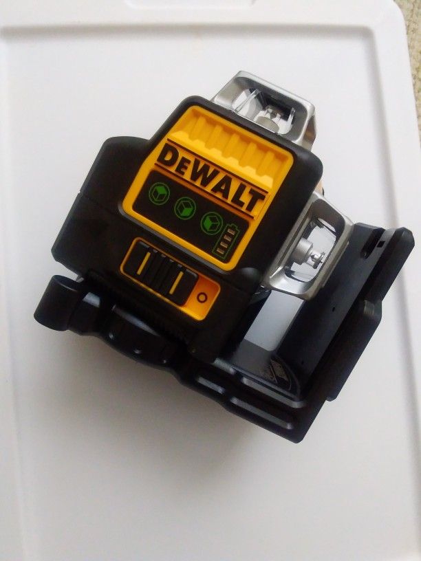 DeWalt Self Leveling Horizontal And Vertical Laser