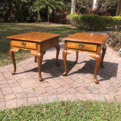 PAIR - Broyhill Furniture Solid Oak Early American Country Style 22” Accent End Tables 