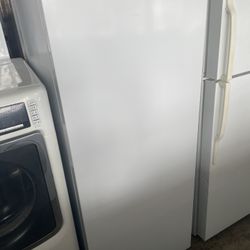 FRIGIDAIRE FREEZER 