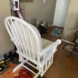 Rocking Chair With Leg Rest Like New