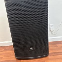 JBL Eon 715 DJ speaker