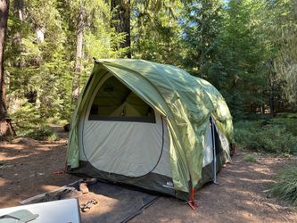 REI Wonderland 6 Tent and Footprint
