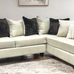 New/ Monroe Beige Linen RAF Sectional,seccionnal, Couch