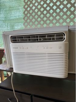 Frigidaire 5,000 BTU Window Air Conditioner – Clean & Ready for Summer