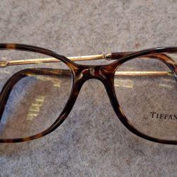 Glasses    T i f f a n y & C O