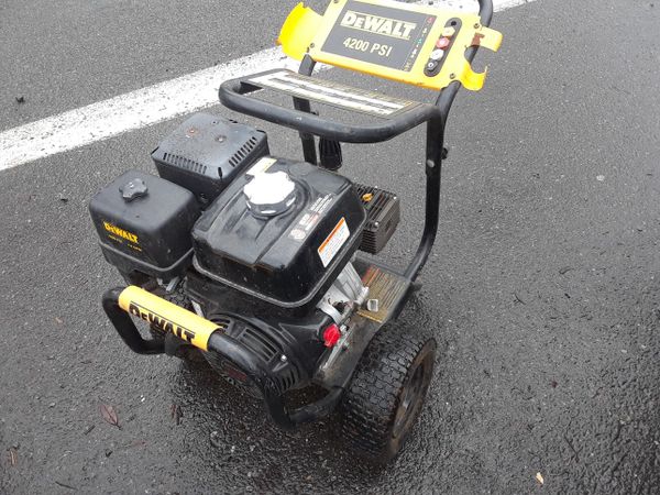 dewalt 4200 psi pressure washer almost new for Sale in Edmonds, WA