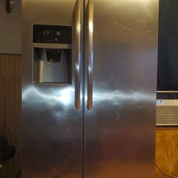 Frigidaire Gallary Refrigerator 