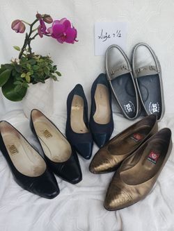 4 pairs of womans size 7 to 7.5 shoes for $30.00