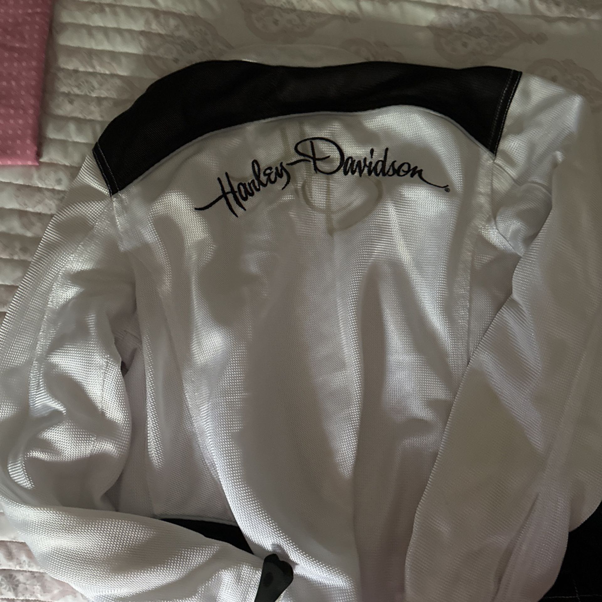 Woman’s Harley Davison, Large      Mesh Jacket 