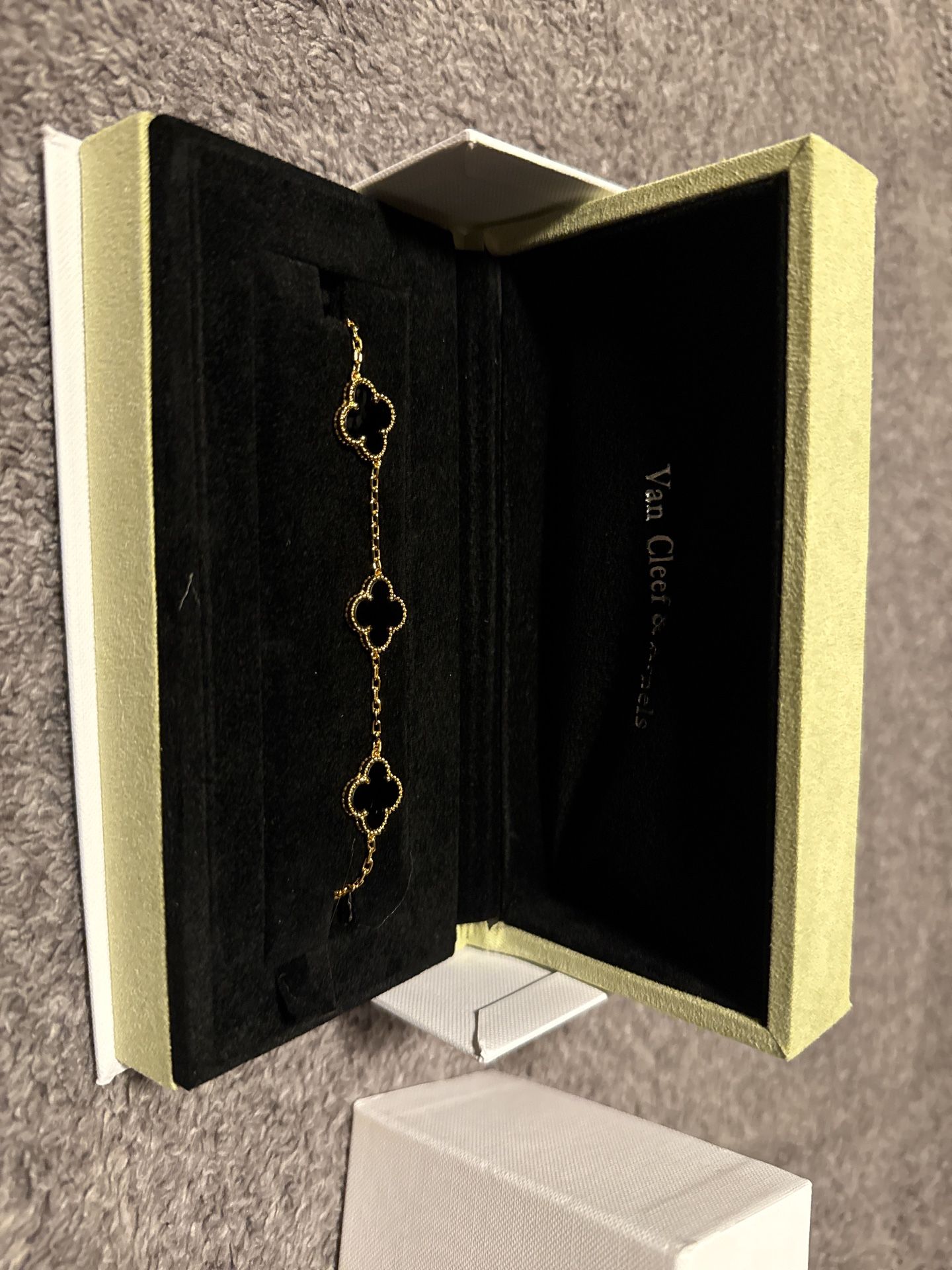 VanCleef bracelet 18k gold