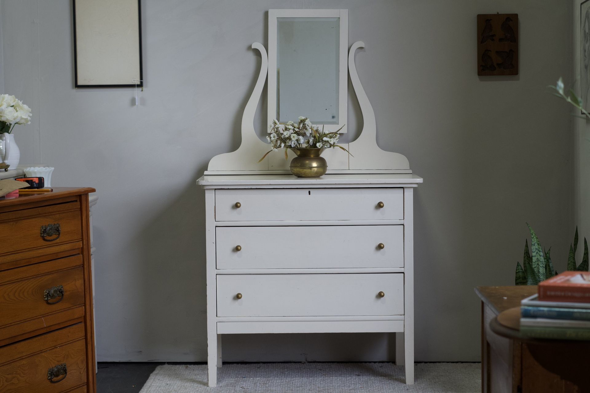 Antique Dresser with Mirror β Rustic Cottagecore