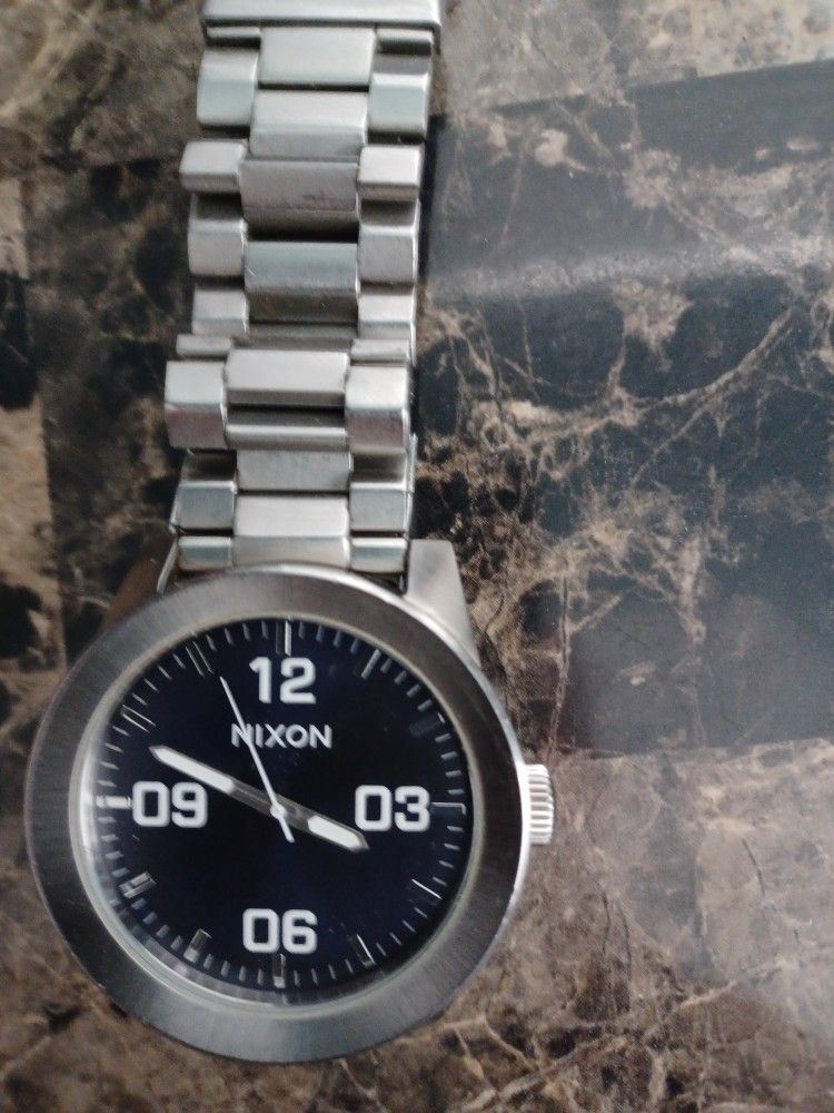 NIXON 13H WATCH 