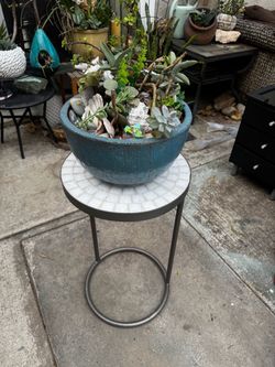 $25 Outdoor PIER 1 mother of pearl accent/ side table $25 OBO