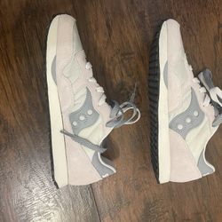 Women Saucony Sneakers Size 7