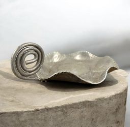 Vintage Hand Hammered Aluminum Serving Dish Spiral Handle 9.5”