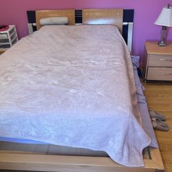 Bed with 2 night stands & Mirror