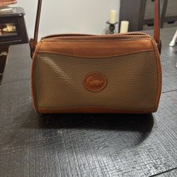 Nice Dooney & Bourke Leather Purse