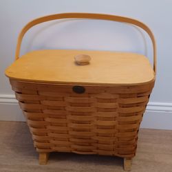 Vintage Large Footed Basket w lid and handle
