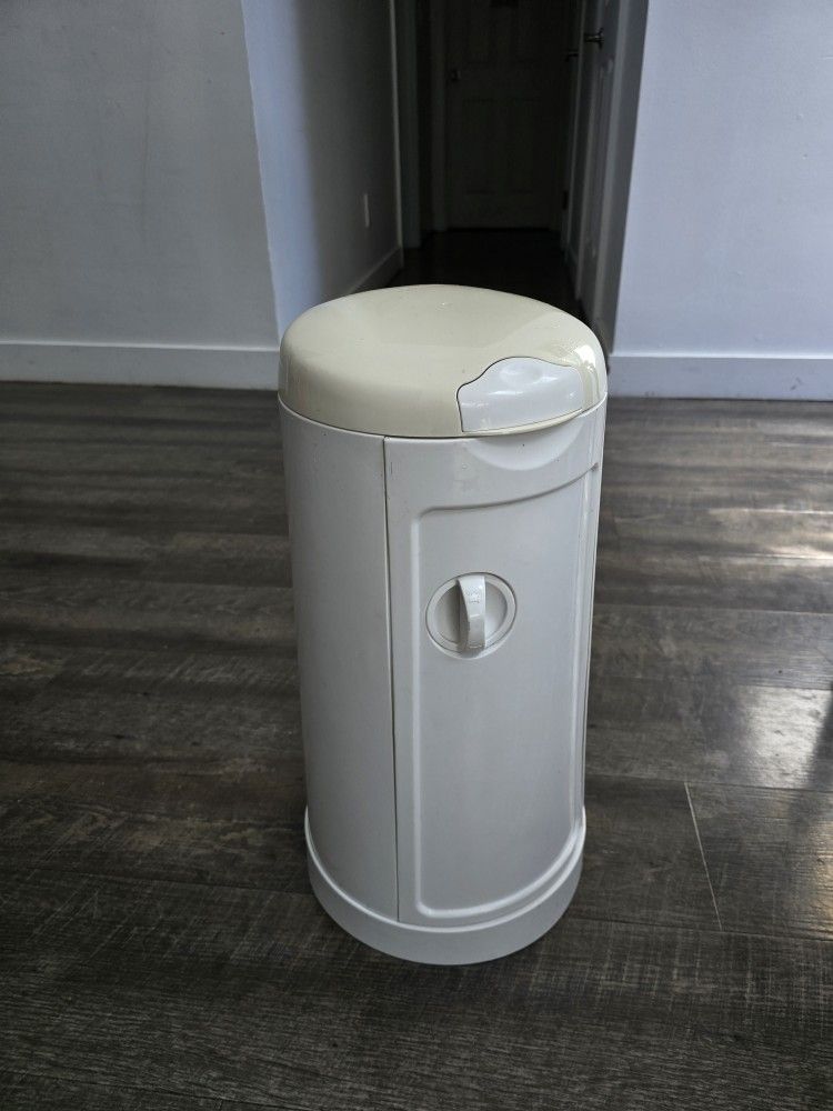Baby Diaper Pail