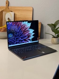Lenovo Yoga 7 16” 2-in-1 Touchscreen – Ryzen 7 / 16GB / 1TB – 99% Battery