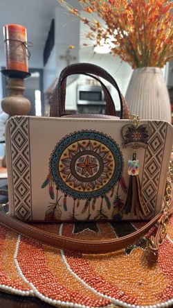 Artisanal handbag, leather, beautiful