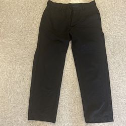 Haggar Black chino professional pants with a relaxed fit. Size 32X30  