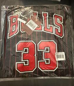 Brand New Mitchell and Ness 1995-96 Scottie Pippen Chicago Bulls Black Swingman Player Jersey