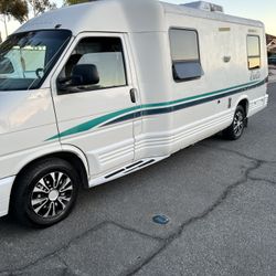 1996 Volkswagen Winnebago Rialta Camper