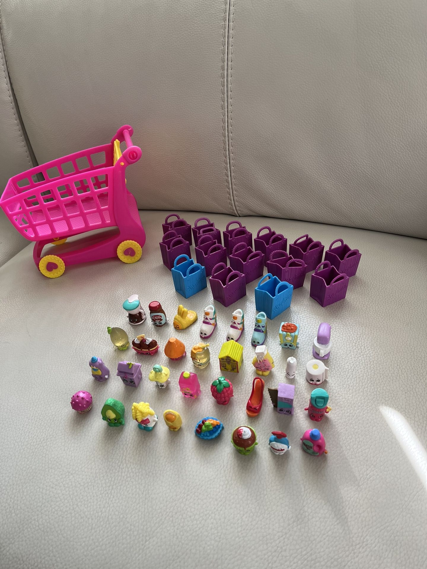 Shopkins Tiny Toys - Set of 47 Pieces