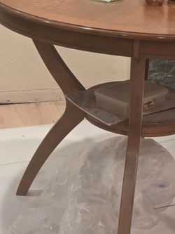 Round table with 4 chairs