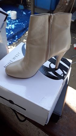 Nine west size 10 medium where is winter white leather