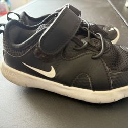 Nike Black and White Sneakers with Velcro and Laces