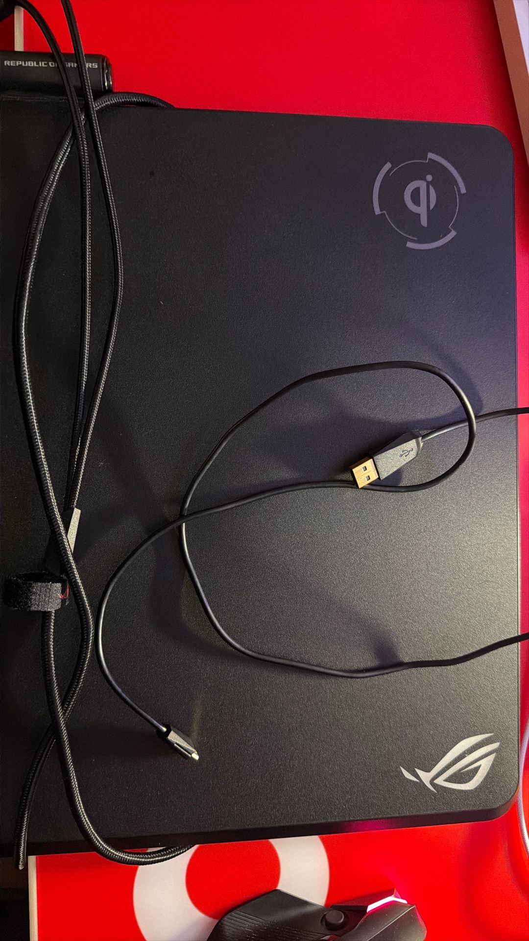 ROG Balteus mousepad/wireless Charger