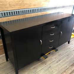Credenza 