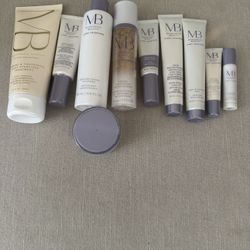 New and sealed Cindy Crawford Meaningful Beauty 10 piece set