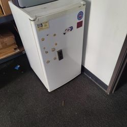 Mini Refrigerator 